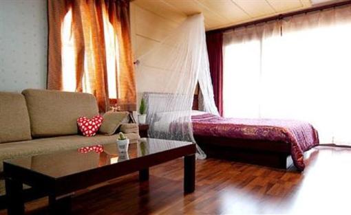 фото отеля Silkroad Pension Jeju
