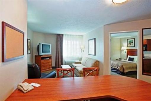 фото отеля Candlewood Suites Meridian