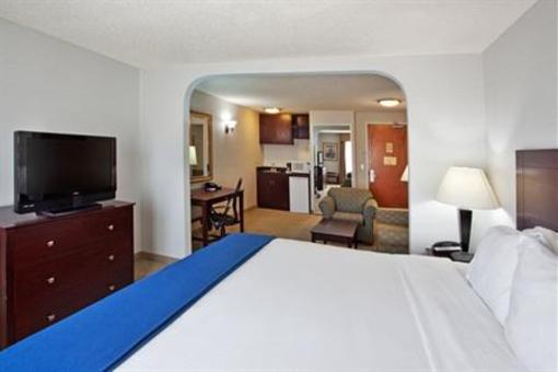 фото отеля Holiday Inn Express Hotel & Suites Bremen