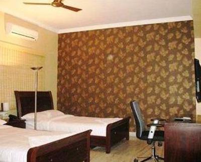 фото отеля At Home Apartment Hotel Hyderabad