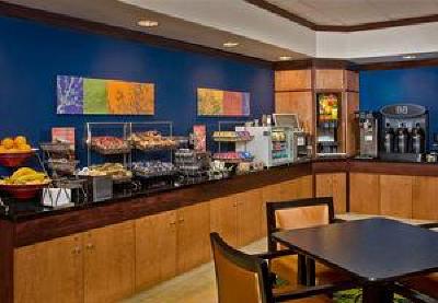 фото отеля Fairfield Inn & Suites Redding