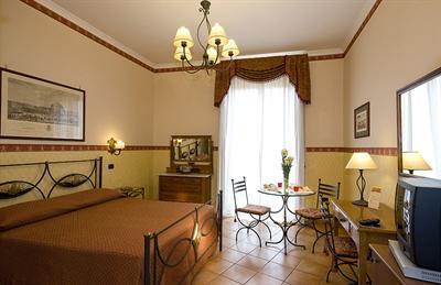 фото отеля Pinto-Storey Hotel