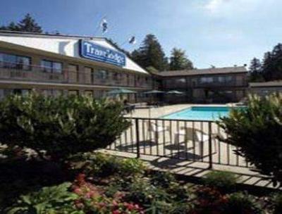 фото отеля Travelodge Langley