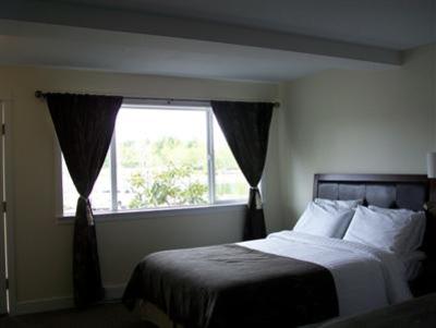 фото отеля Bayshore Waterfront Inn