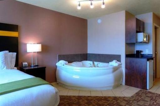 фото отеля Holiday Inn Express & Suites Dawson Creek