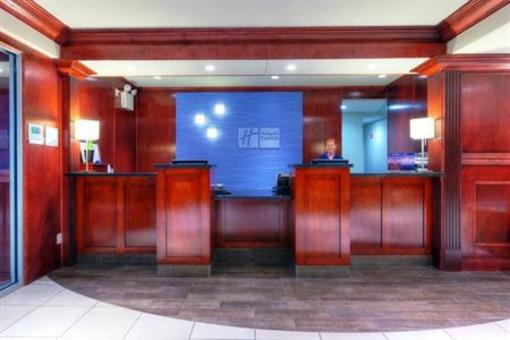 фото отеля Holiday Inn Express & Suites Dawson Creek