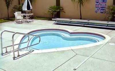 фото отеля Colonial Pool Motel Long Beach