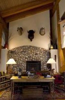 фото отеля Moraine Lake Lodge