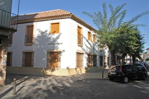 фото отеля Apartamentos Turisticos Puerta Nueva