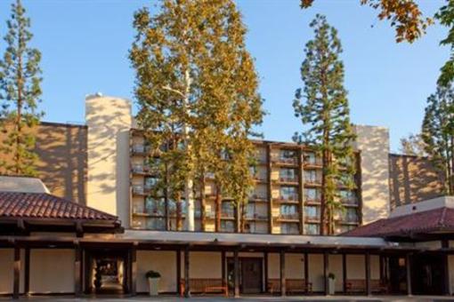 фото отеля Holiday Inn Universal Studios Hollywood