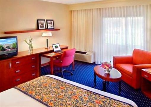 фото отеля Courtyard by Marriott Philadelphia Devon