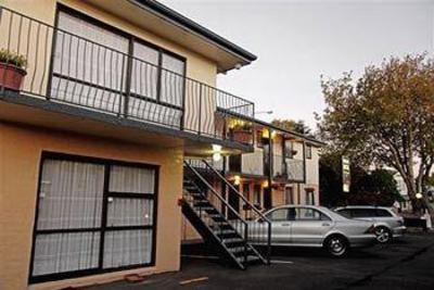 фото отеля Avalon Court Accommodation
