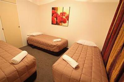 фото отеля Avalon Court Accommodation