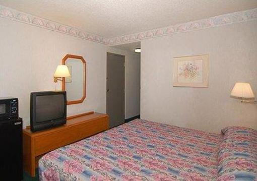 фото отеля Econo Lodge Mifflintown