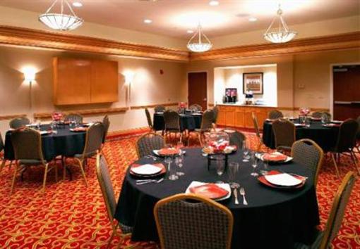 фото отеля Courtyard by Marriott Akron Stow