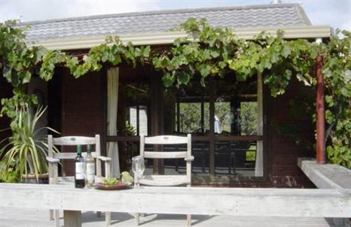 фото отеля The Guest House At Kennedy Point Vineyard