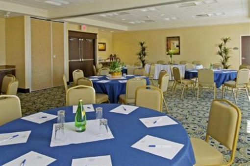 фото отеля Holiday Inn Express Hotel & Suites North Bay