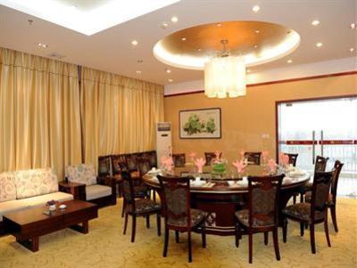 фото отеля Jiuzhou Hotel