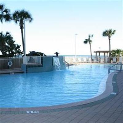 фото отеля ResortQuest Vacation Rentals Pelican Beach Resort Destin