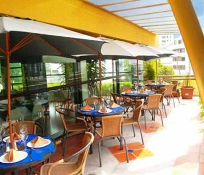 фото отеля Melrose Plaza Suites