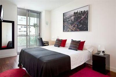 фото отеля Pool 2 Bedroom Apartment Barcelona