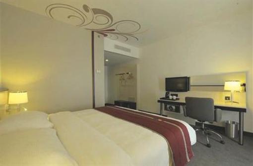 фото отеля Park Inn by Radisson Brussels Midi