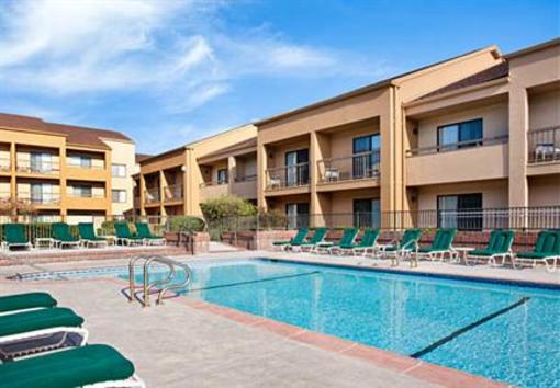 фото отеля Courtyard by Marriott Sacramento Rancho Cordova