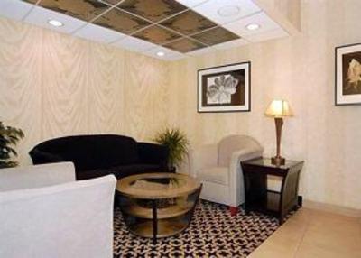 фото отеля Comfort Inn & Suites Paramus NJ