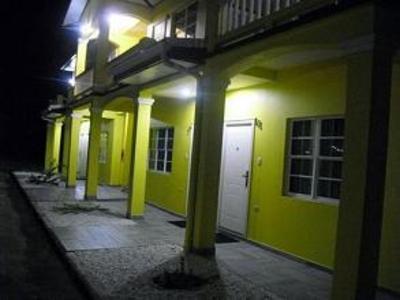 фото отеля Piarco Village Suites