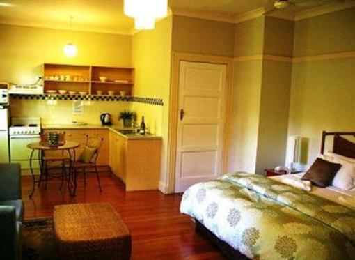 фото отеля Allender Apartments