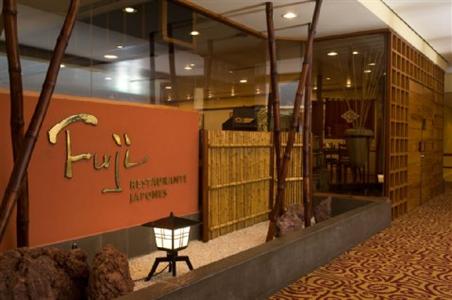 фото отеля Crowne Plaza Hotel Corobici