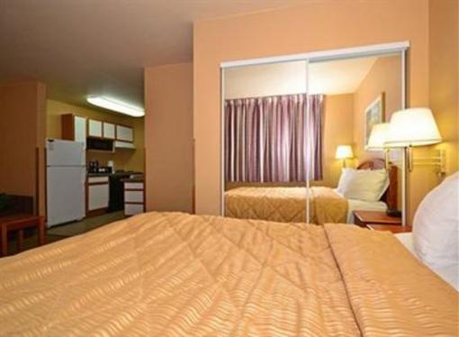 фото отеля MainStay Suites Milwaukee Airport Oak Creek