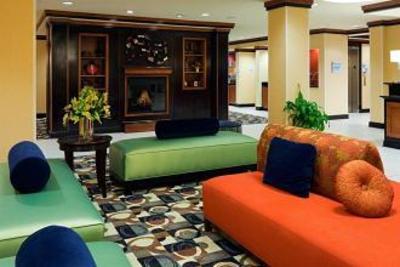 фото отеля Holiday Inn Express Hotel & Suites Belle Vernon
