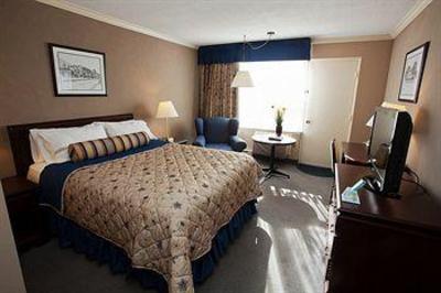 фото отеля Fredericton Inn