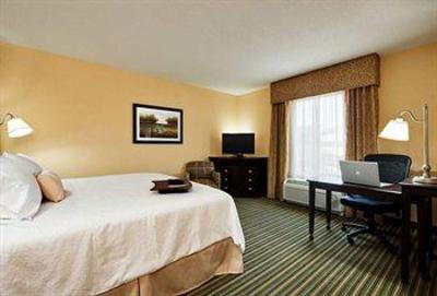 фото отеля Hampton Inn & Suites Mahwah