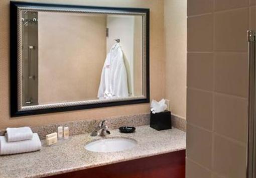 фото отеля Courtyard by Marriott Boston Woburn / Burlington