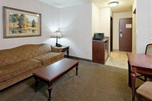 фото отеля Holiday Inn Express & Suites - The Hunt Lodge