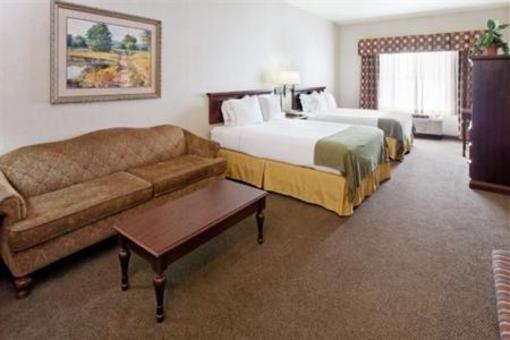 фото отеля Holiday Inn Express & Suites - The Hunt Lodge