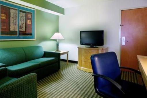фото отеля Holiday Inn Express Hotel & Suites Mooresville - Lake Norman