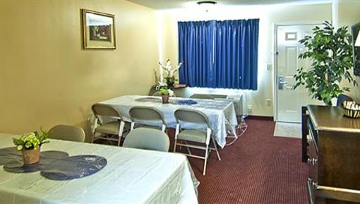 фото отеля Western Inn Plus Denham Springs