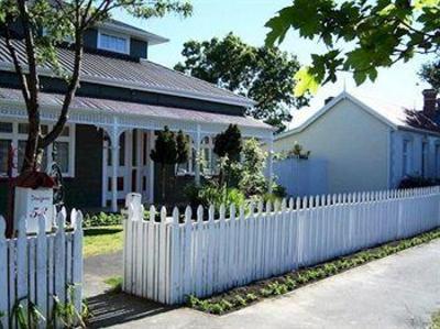 фото отеля Designer Cottage