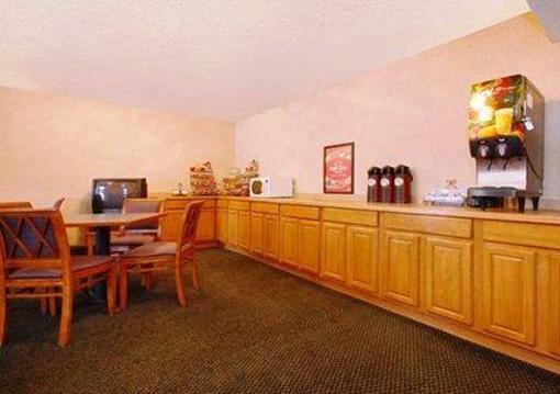 фото отеля Econo Lodge Macclenny