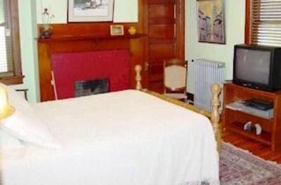 фото отеля Olde Staunton Inn