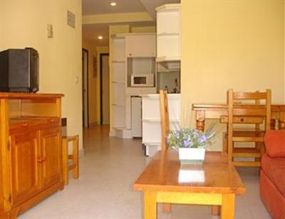 фото отеля Apartamentos Edificio Leyre Aisa