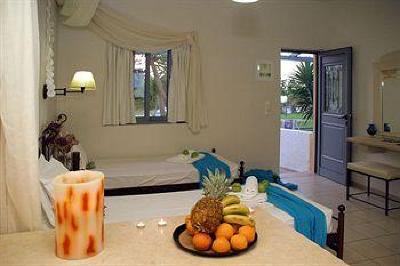 фото отеля Golden Bay Malia