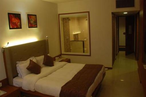 фото отеля Hotel Surya Vadodara