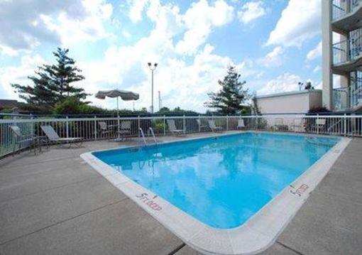 фото отеля Quality Inn East Syracuse
