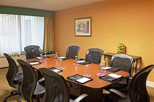 фото отеля Holiday Inn Nashua