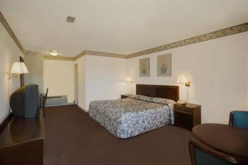 фото отеля Americas Best Value Inn - E Greenbush Albany