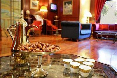 фото отеля Metropolitan Hotel Deira